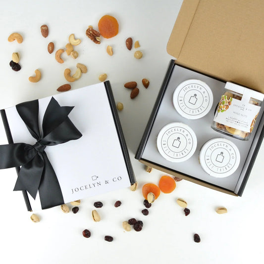 Fruit & Nuts Gift Box – Healthy gourmet box with dried fruit and roasted nuts